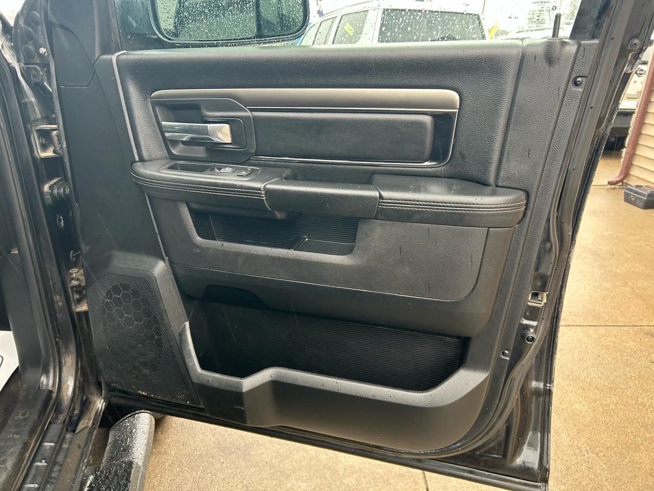 RAM 1500 Sport Quad Cab 4WD 2017