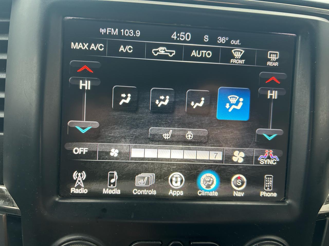 RAM 1500 Sport Quad Cab 4WD 2017