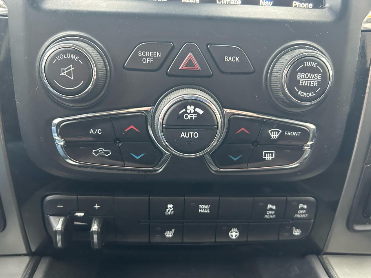 RAM 1500 Sport Quad Cab 4WD 2017