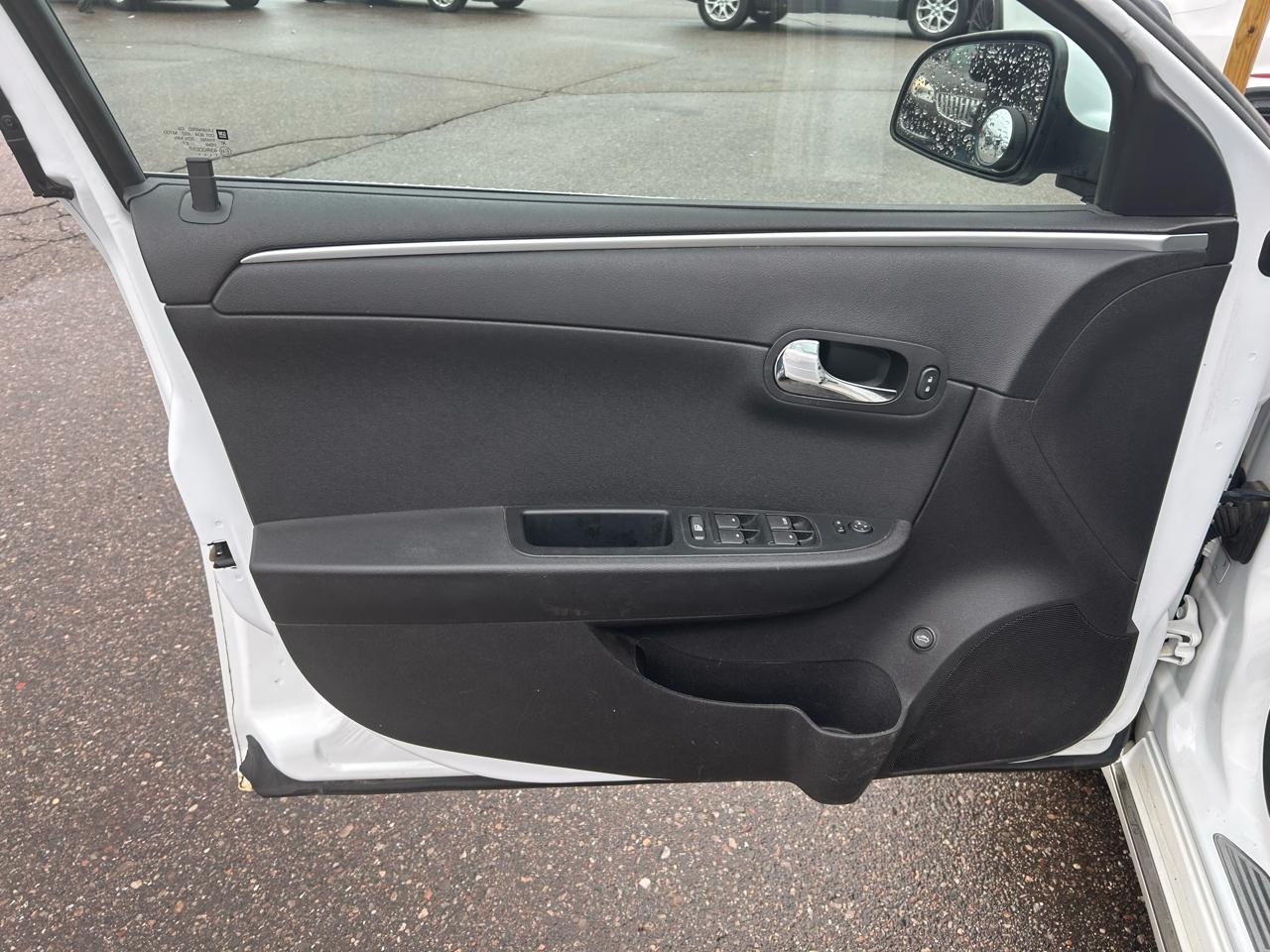 Chevrolet Malibu 1LT 2012