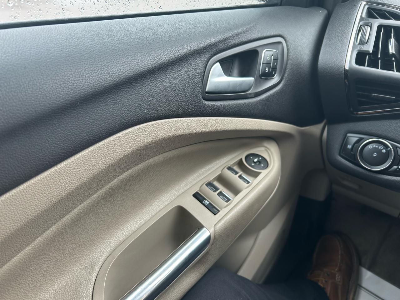 Ford Escape Titanium 4WD 2014