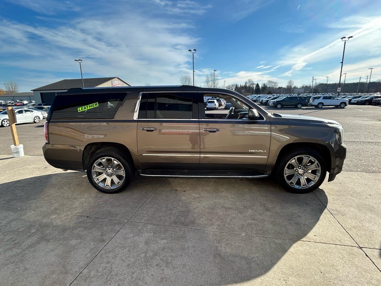 GMC Yukon XL Denali 4WD 2016