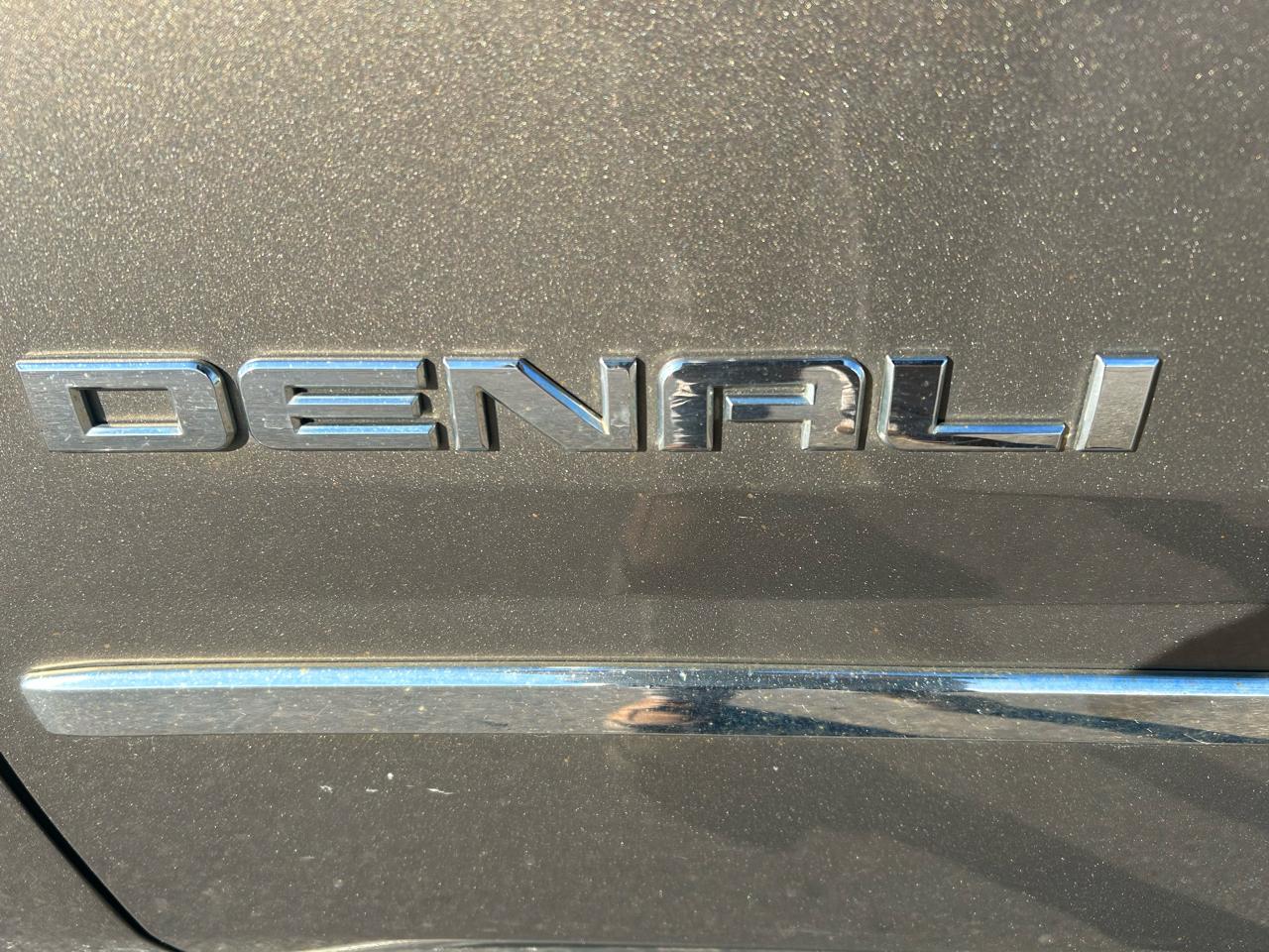 GMC Yukon XL Denali 4WD 2016