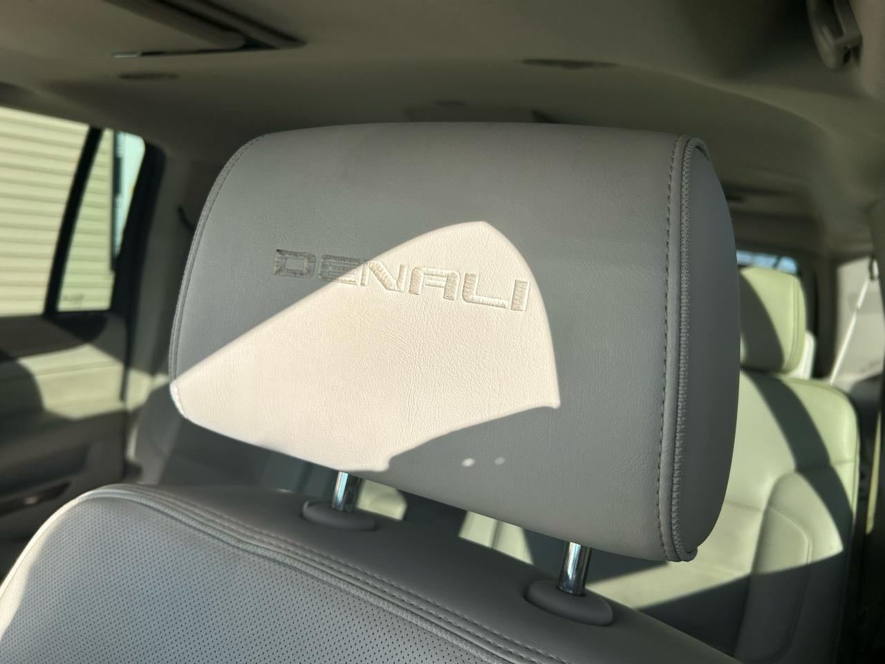 GMC Yukon XL Denali 4WD 2016