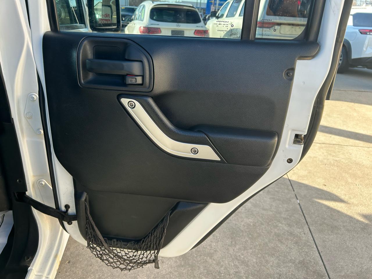 Jeep Wrangler Unlimited Sahara 4WD 2014