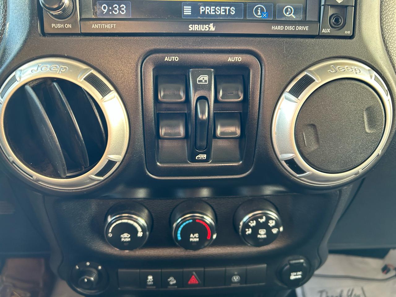 Jeep Wrangler Unlimited Sahara 4WD 2014