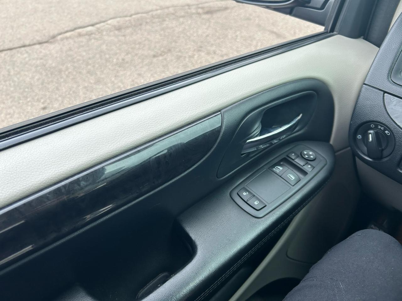 Dodge Grand Caravan SE 2015