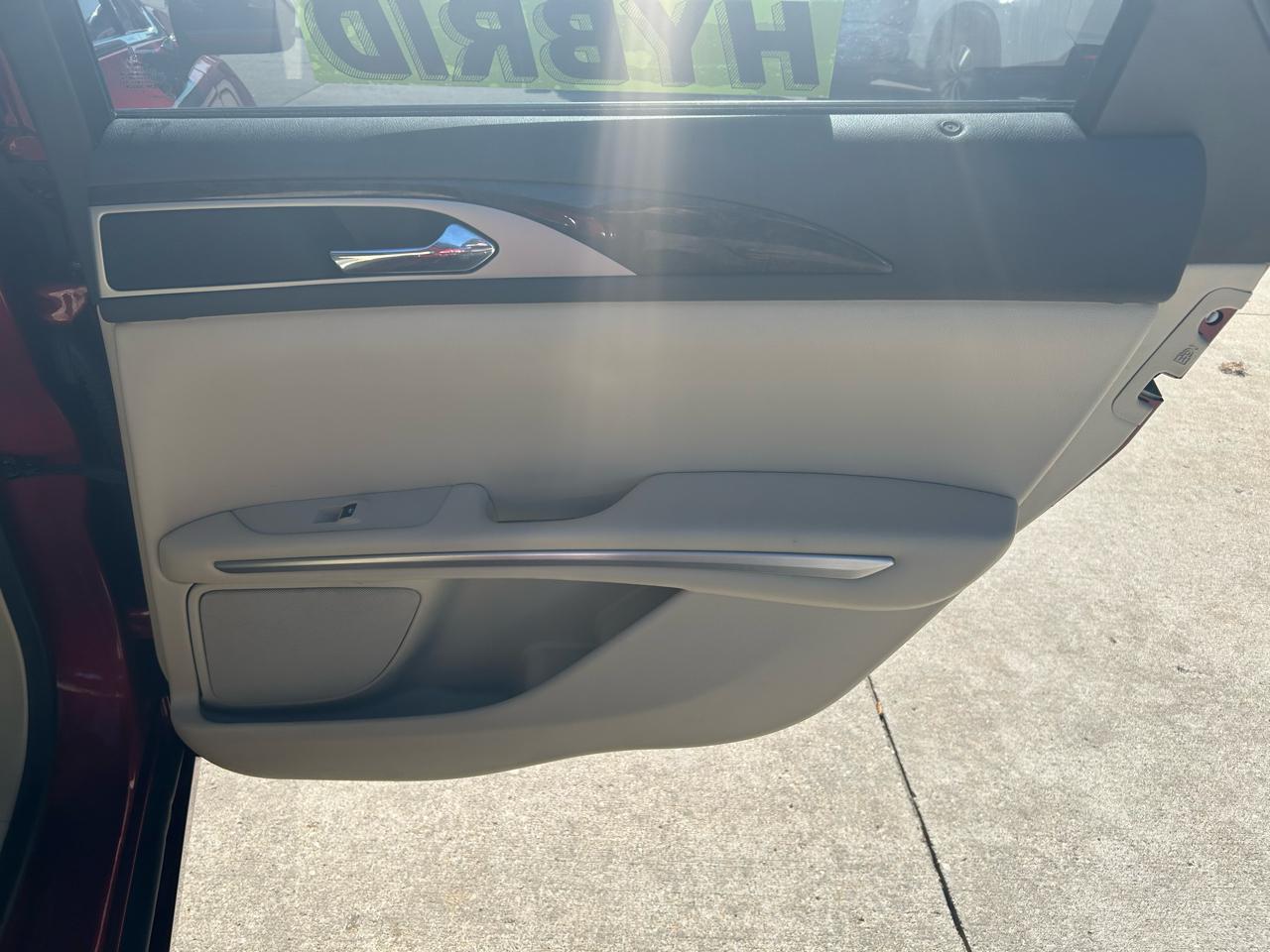 Lincoln MKZ Hybrid Sedan 2015