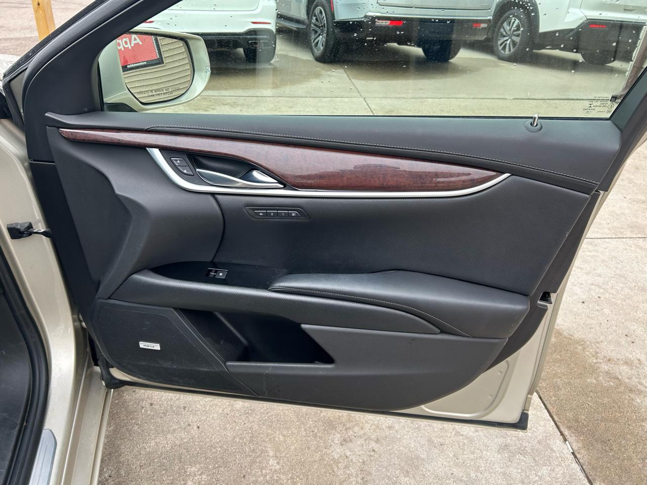 Cadillac XTS Luxury FWD 2014