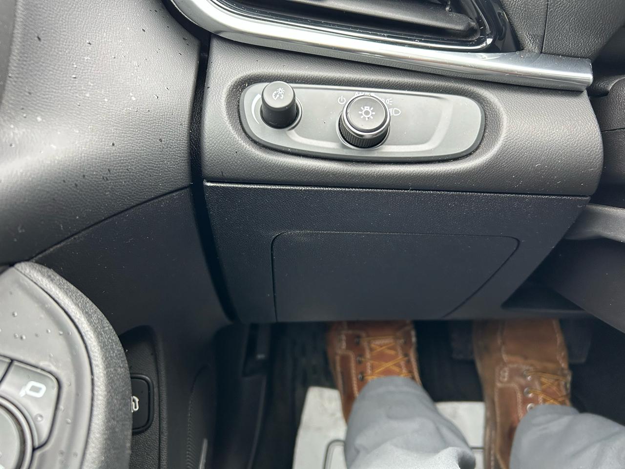 Chevrolet Volt Premier w/ Standard Emission Package 2019