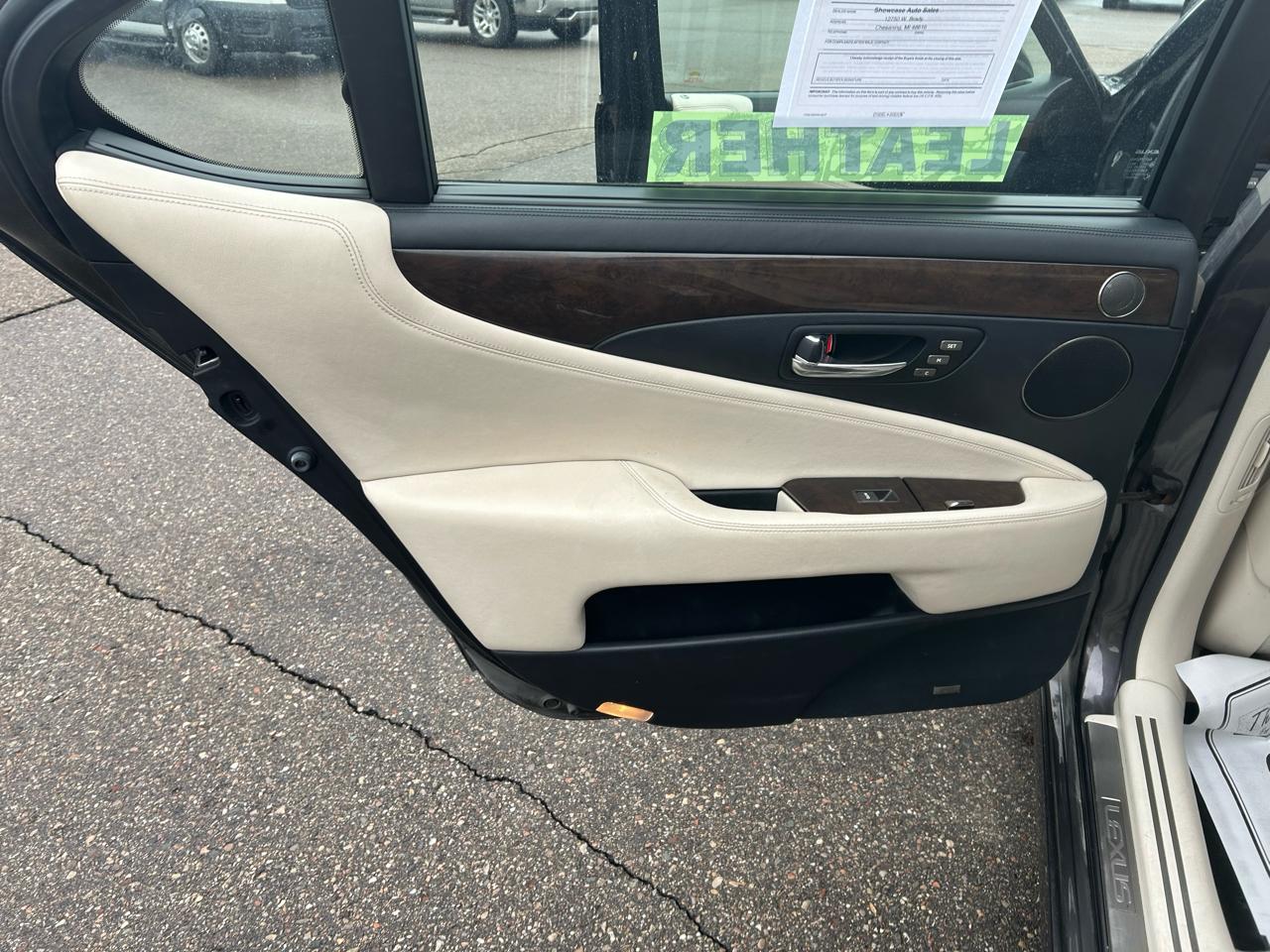 Lexus LS 600h L Luxury Sedan 2008