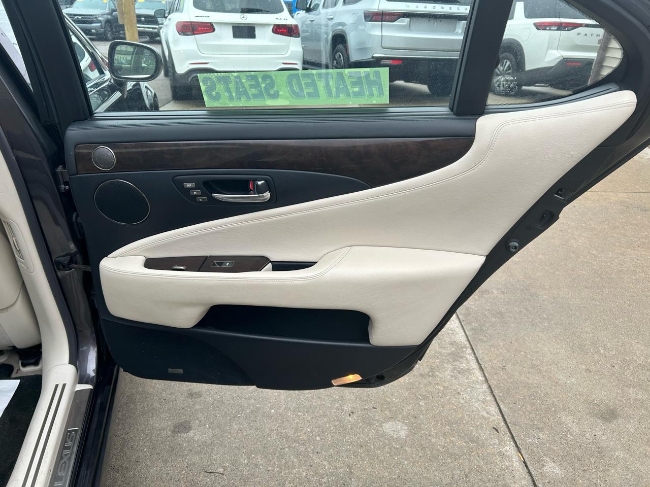 Lexus LS 600h L Luxury Sedan 2008