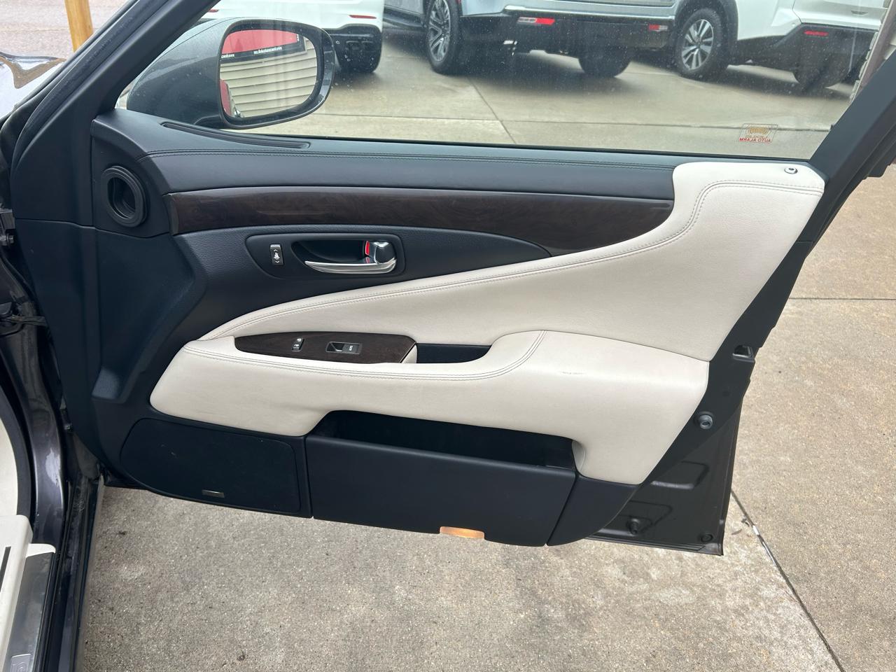 Lexus LS 600h L Luxury Sedan 2008