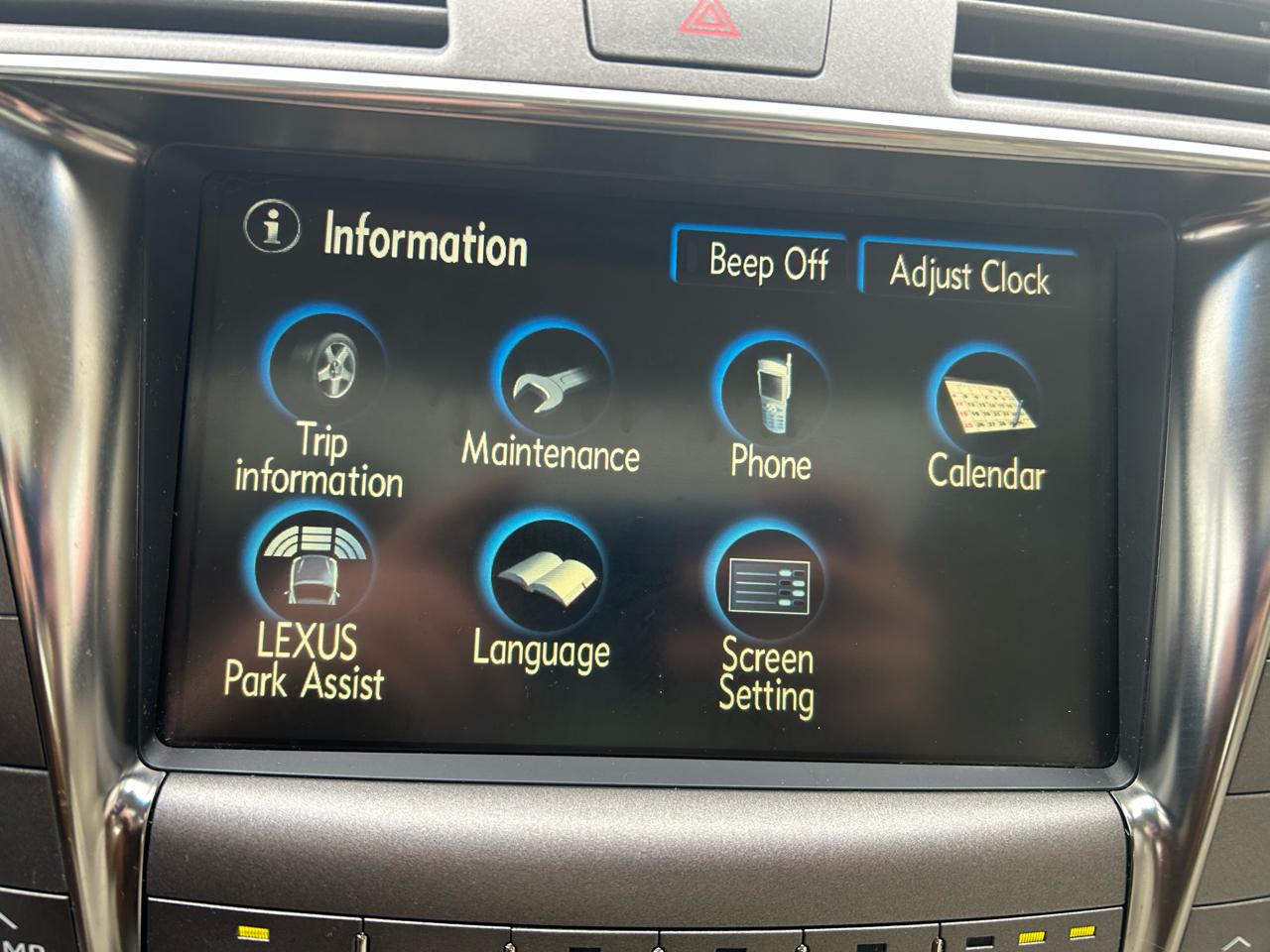 Lexus LS 600h L Luxury Sedan 2008