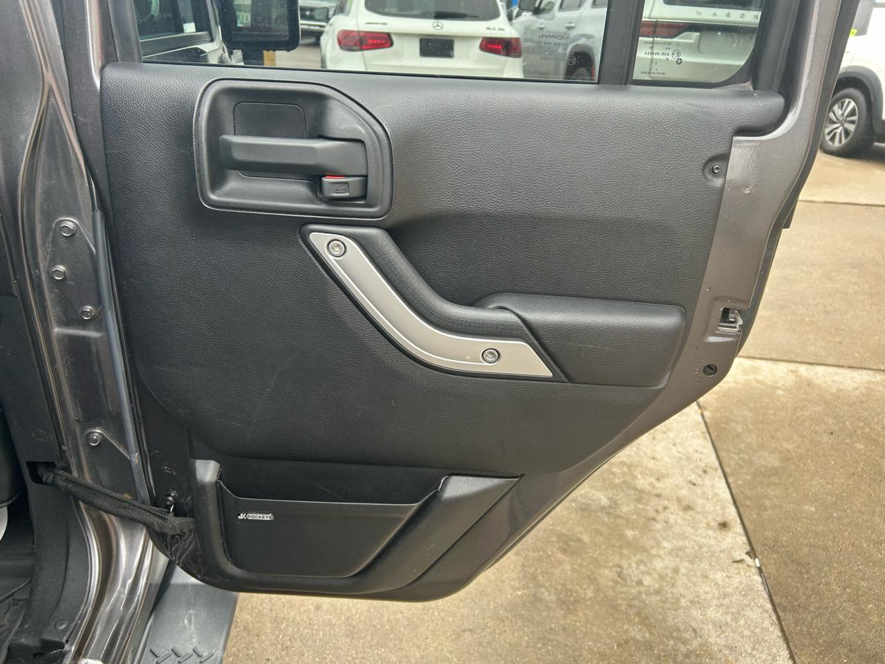 Jeep Wrangler Unlimited Sahara 4WD 2016