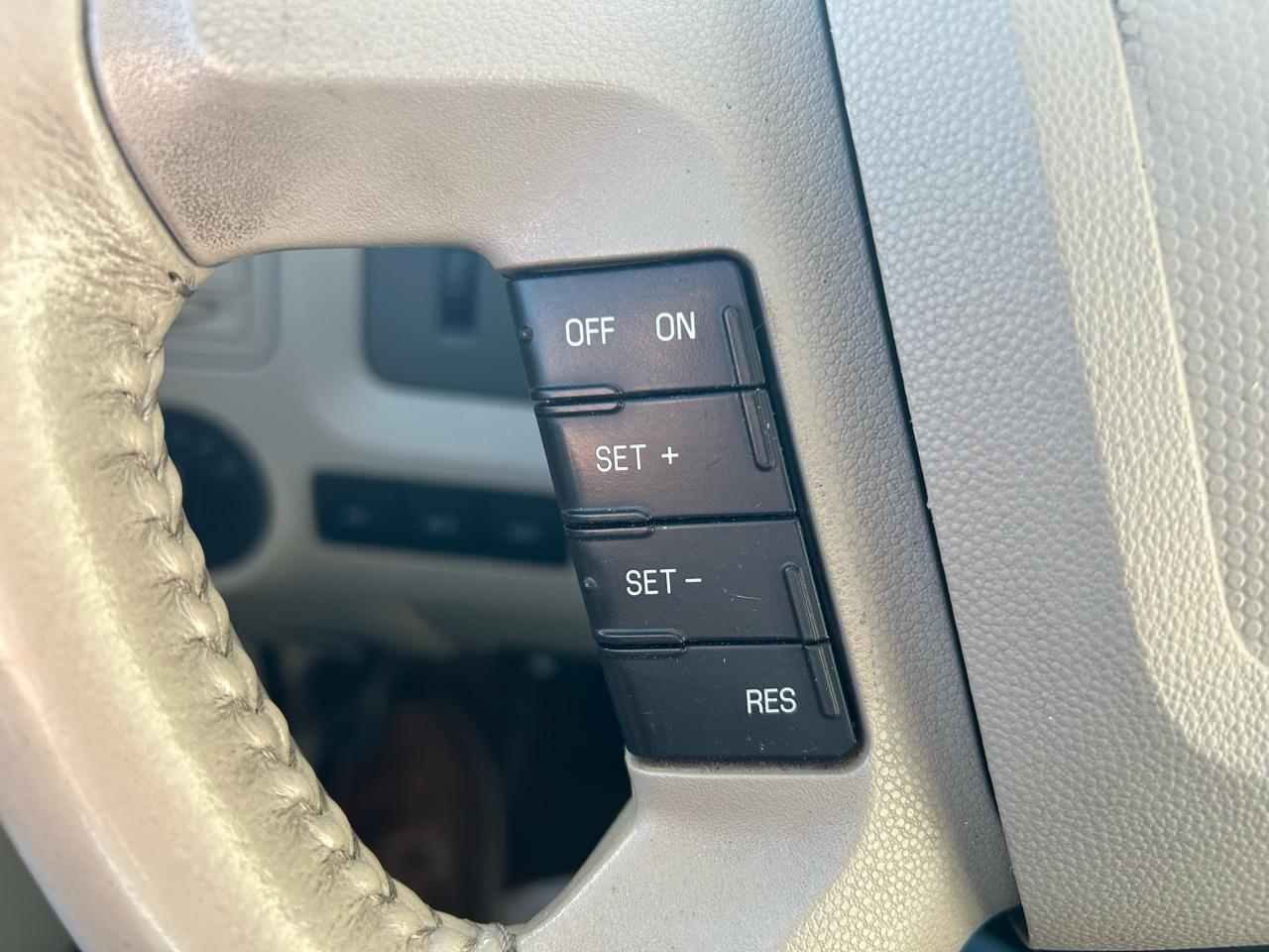 Ford Escape XLT 4WD 2012