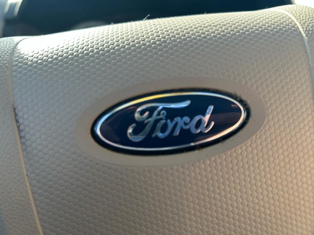 Ford Escape XLT 4WD 2012