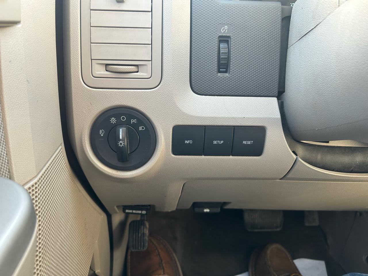 Ford Escape XLT 4WD 2012