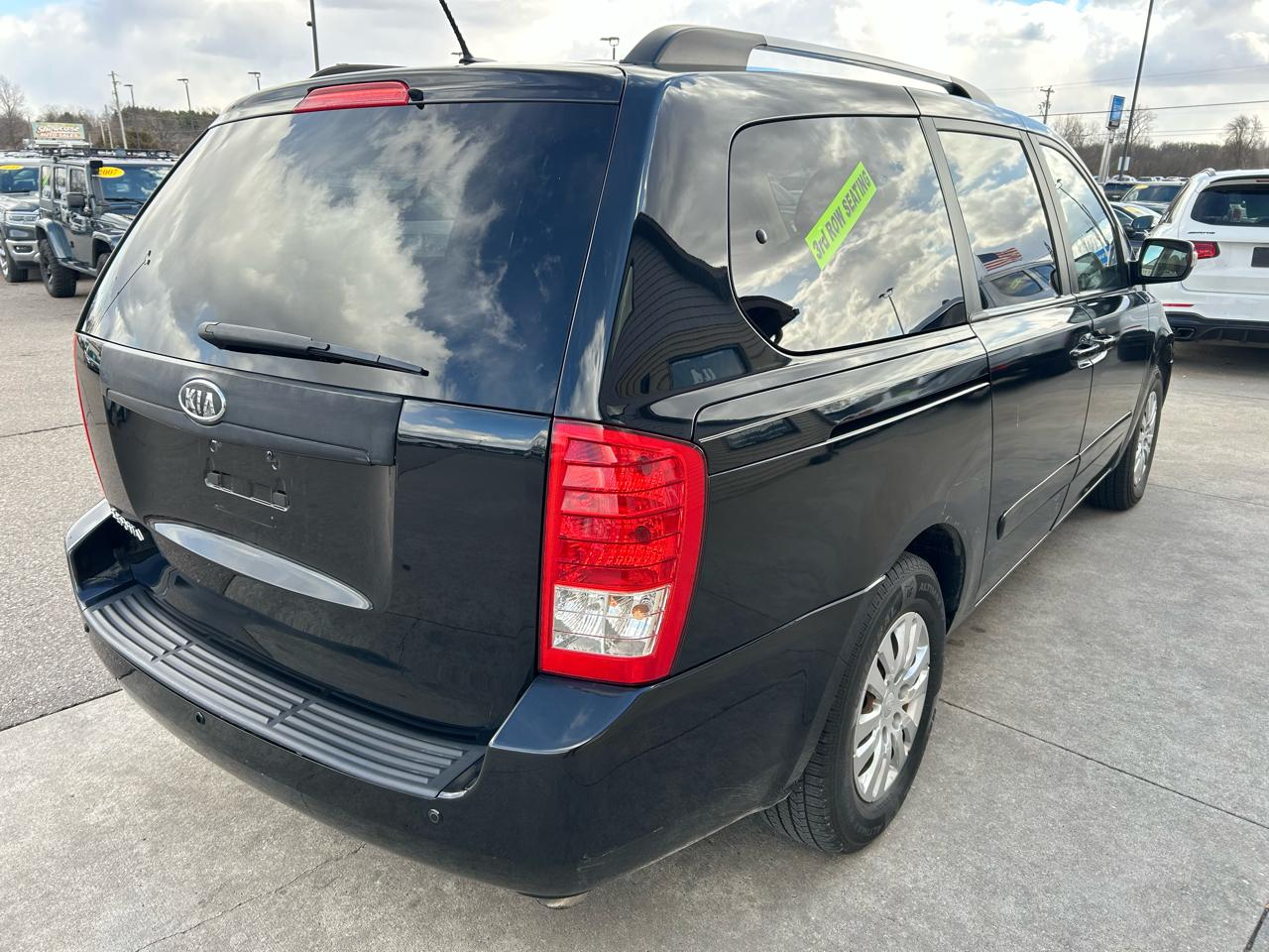 Kia Sedona LX LWB 2012