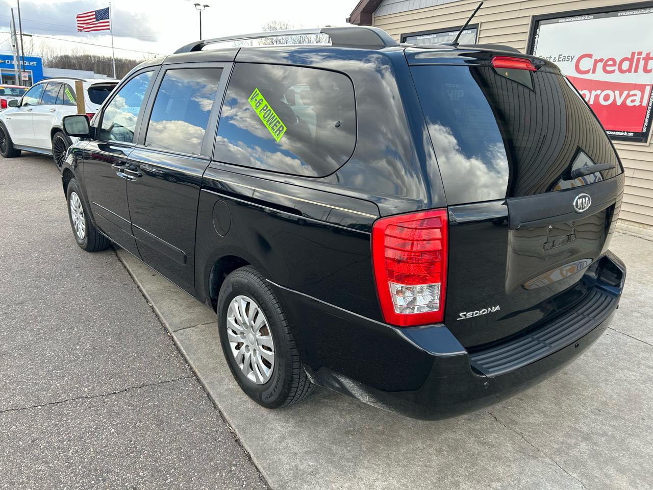 Kia Sedona LX LWB 2012