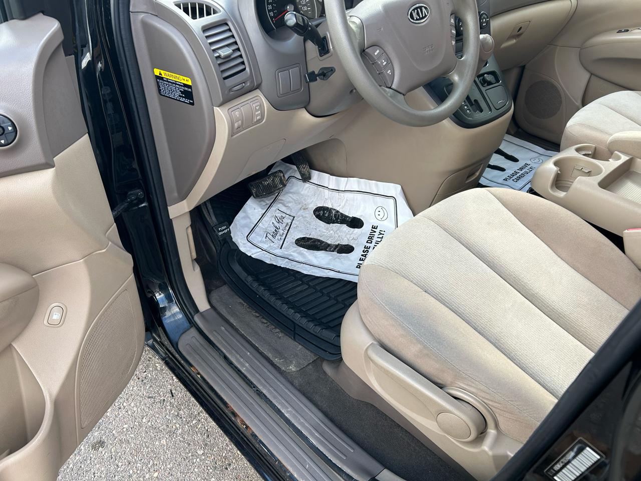 Kia Sedona LX LWB 2012