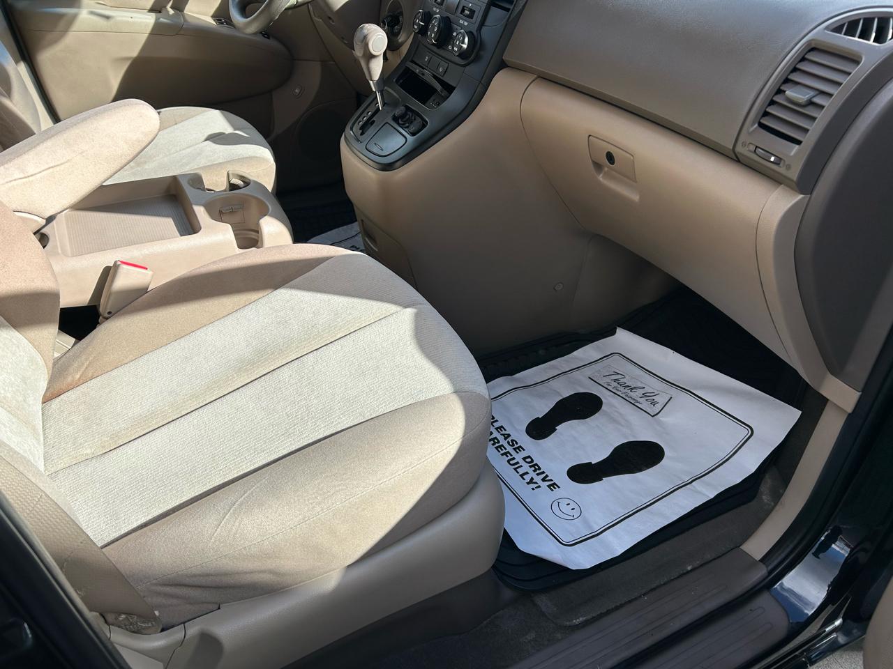 Kia Sedona LX LWB 2012