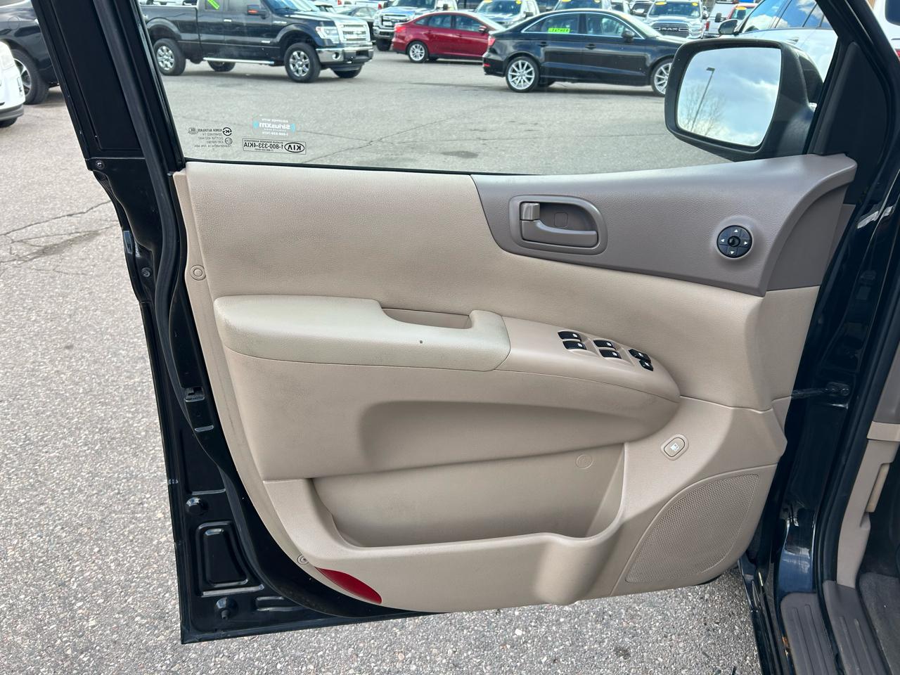 Kia Sedona LX LWB 2012