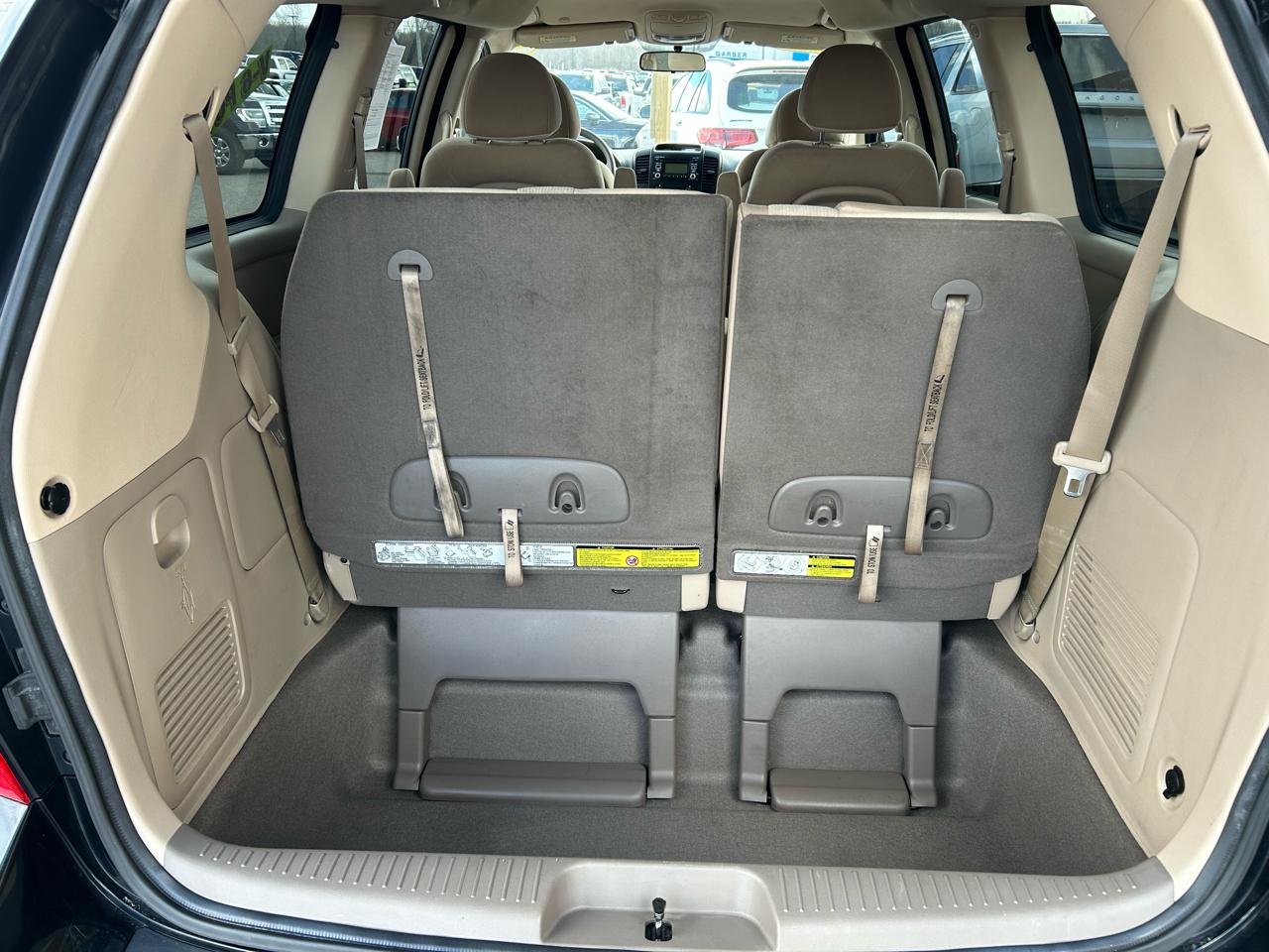 Kia Sedona LX LWB 2012