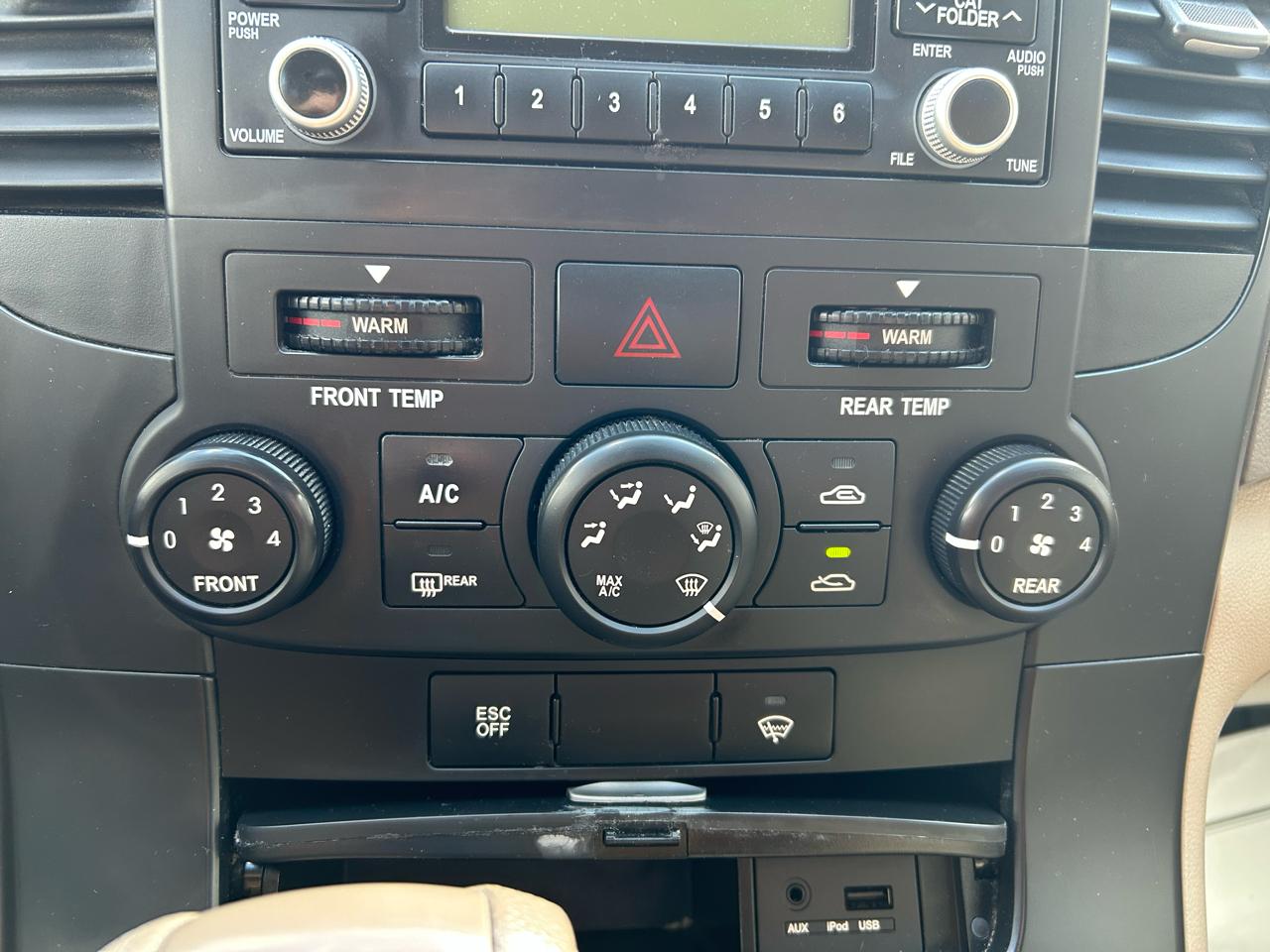 Kia Sedona LX LWB 2012