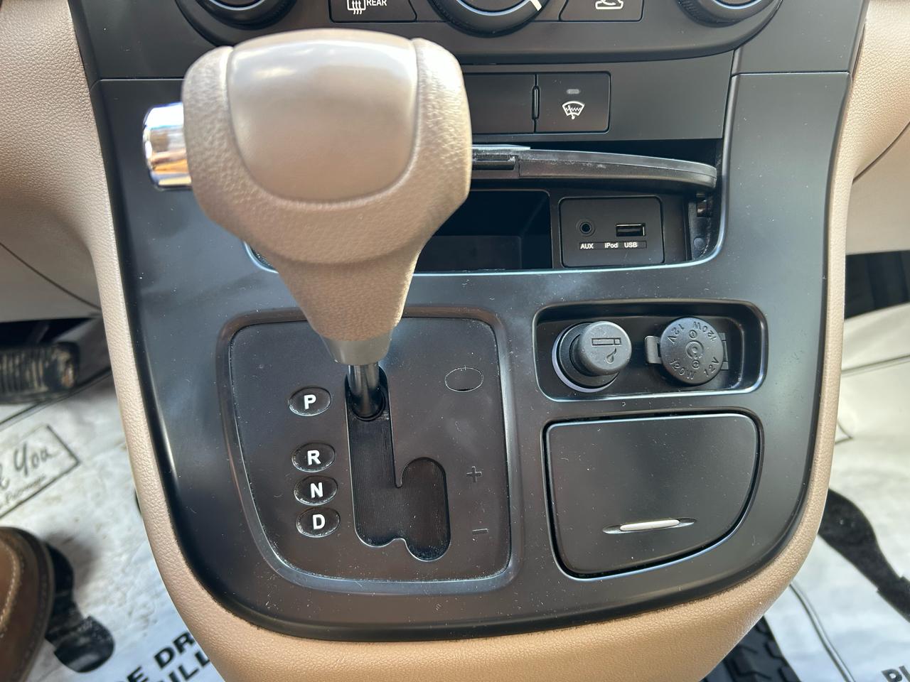 Kia Sedona LX LWB 2012