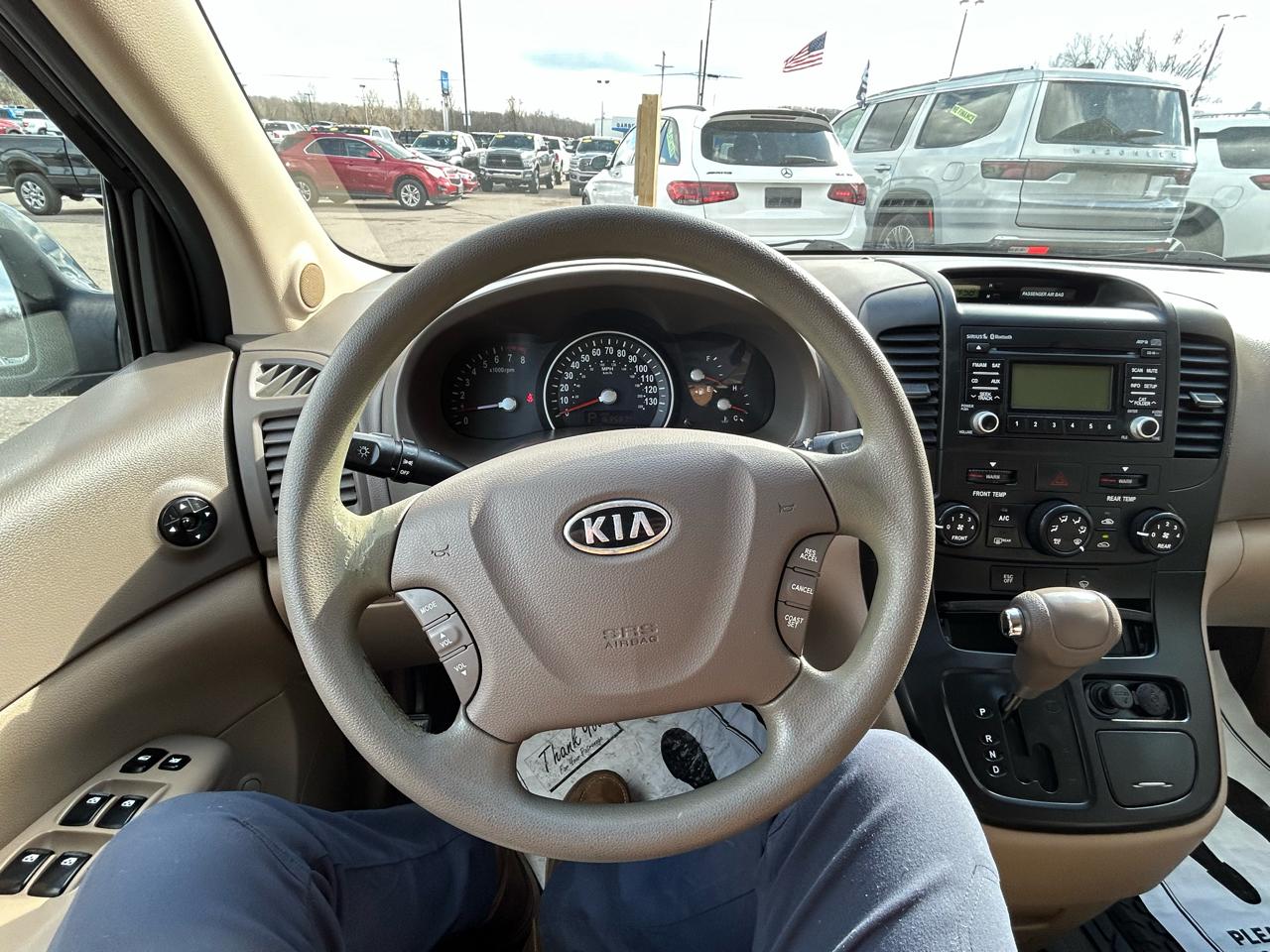 Kia Sedona LX LWB 2012