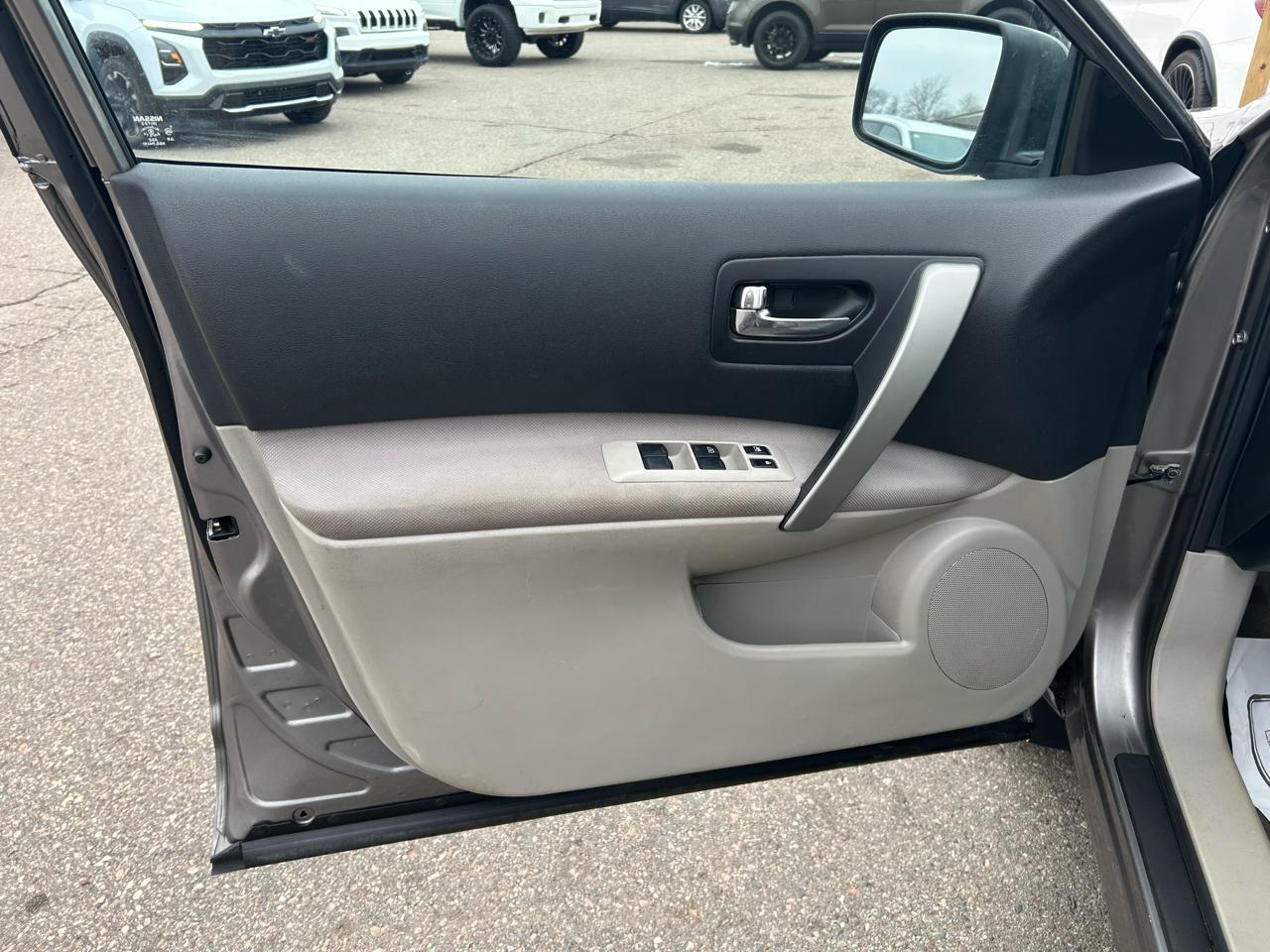 Nissan Rogue S AWD 2012