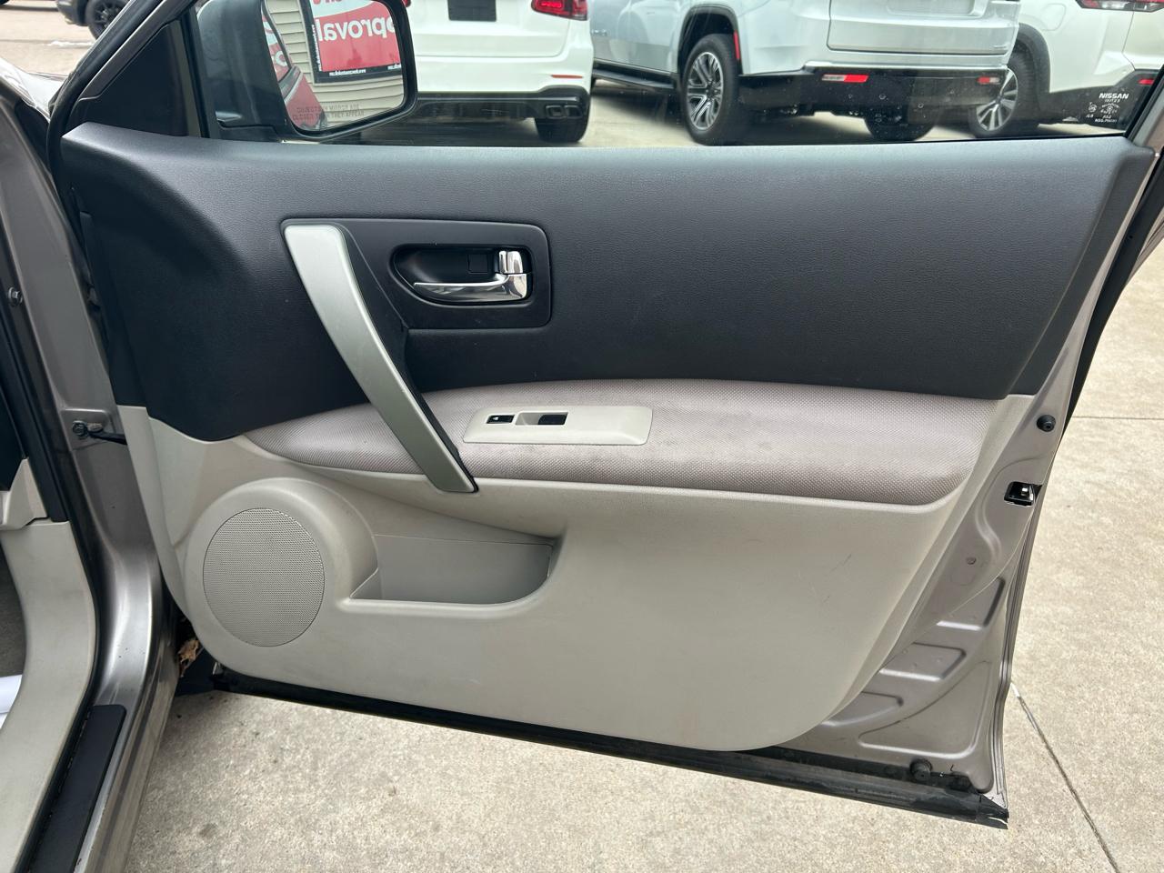 Nissan Rogue S AWD 2012