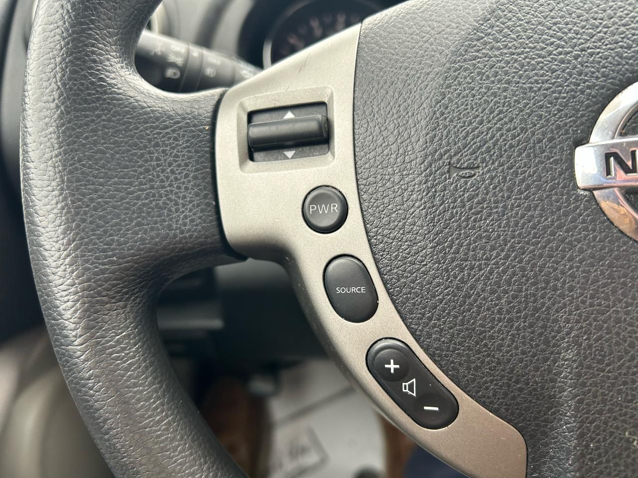 Nissan Rogue S AWD 2012