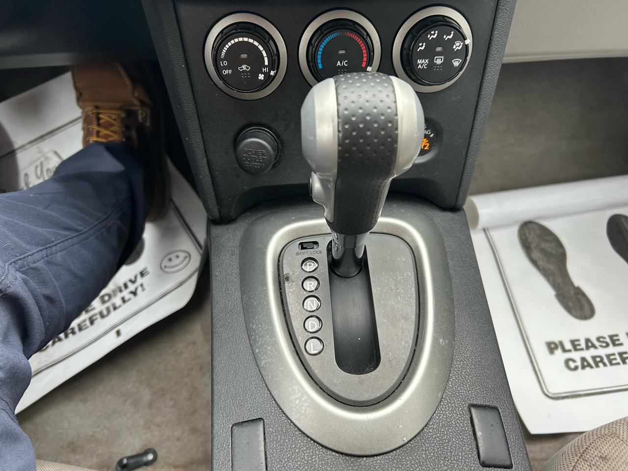 Nissan Rogue S AWD 2012