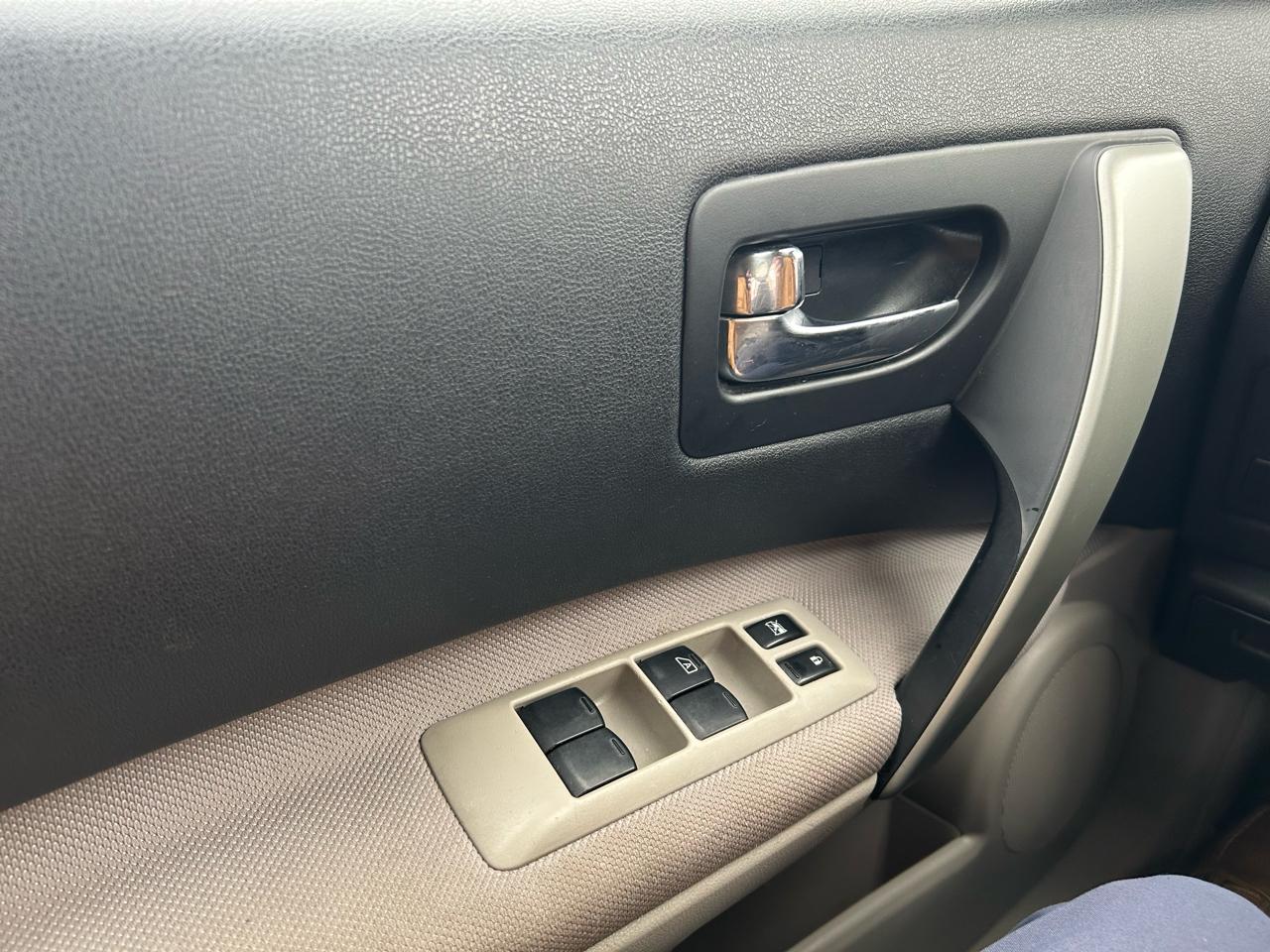 Nissan Rogue S AWD 2012