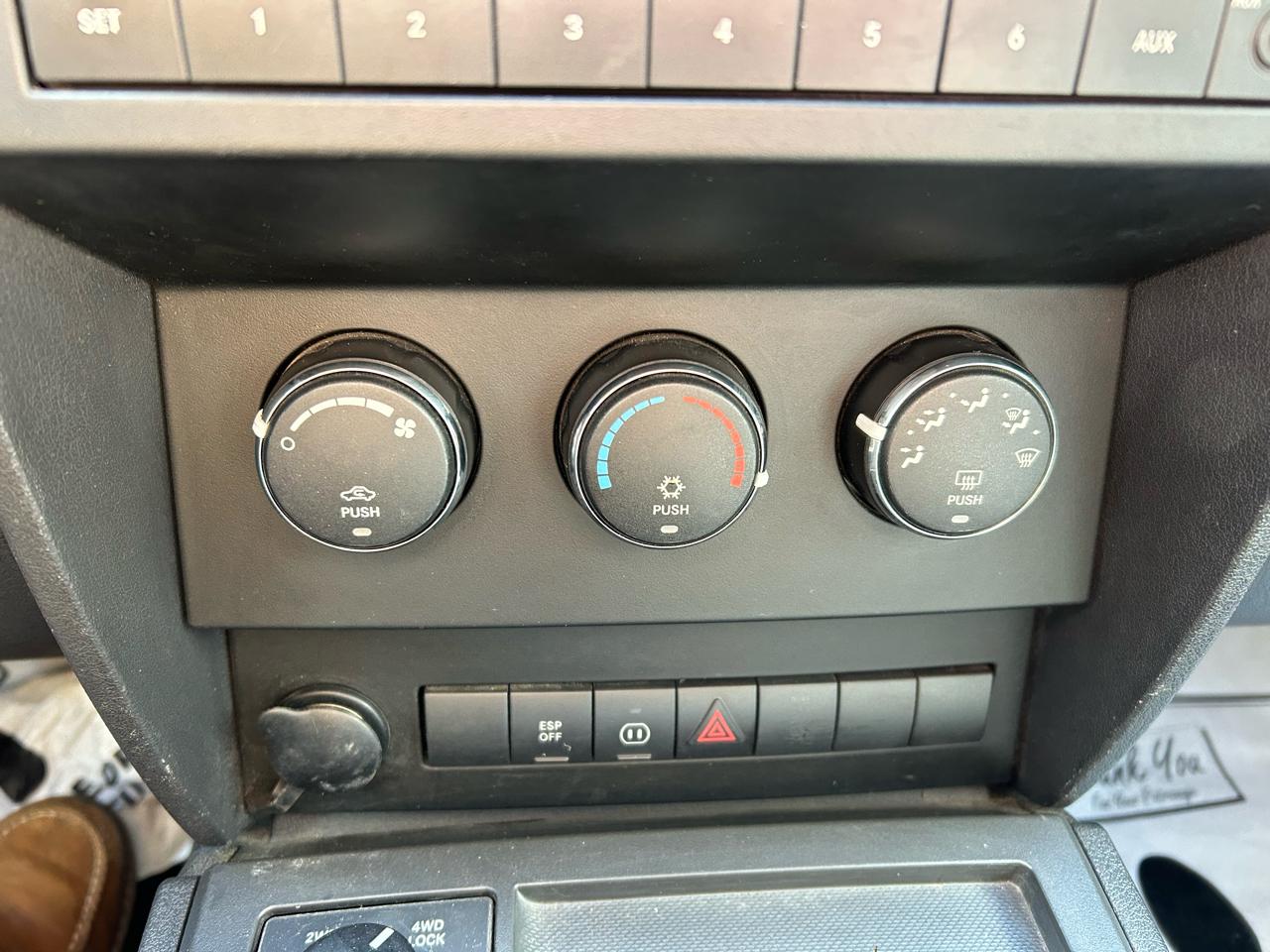 Dodge Nitro SXT 4WD 2008