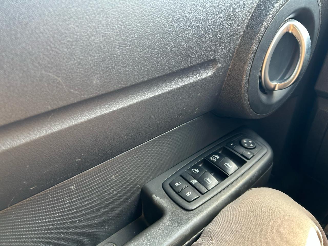 Dodge Nitro SXT 4WD 2008