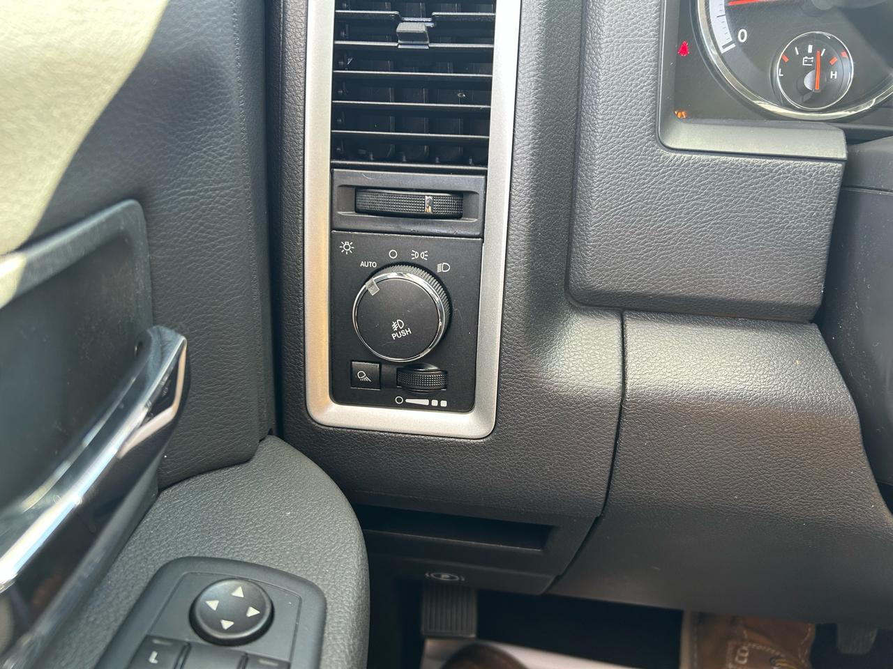 RAM 1500 Sport Quad Cab 4WD 2012