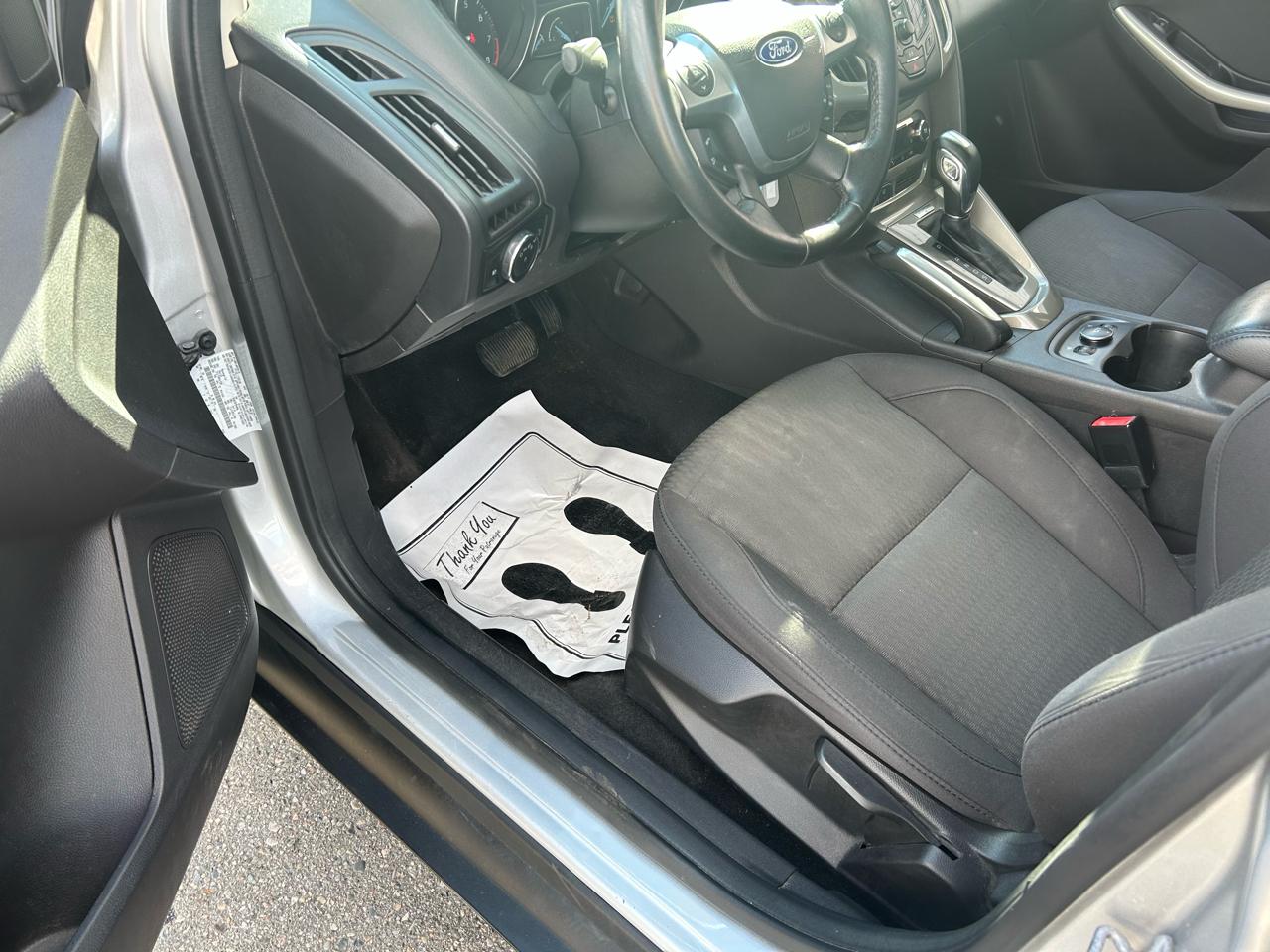 Ford Focus SEL Sedan 2012