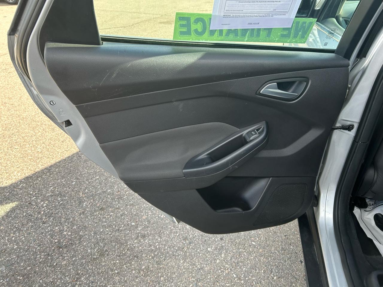 Ford Focus SEL Sedan 2012