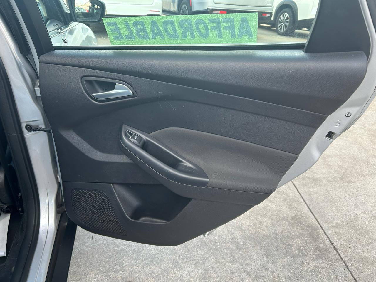 Ford Focus SEL Sedan 2012