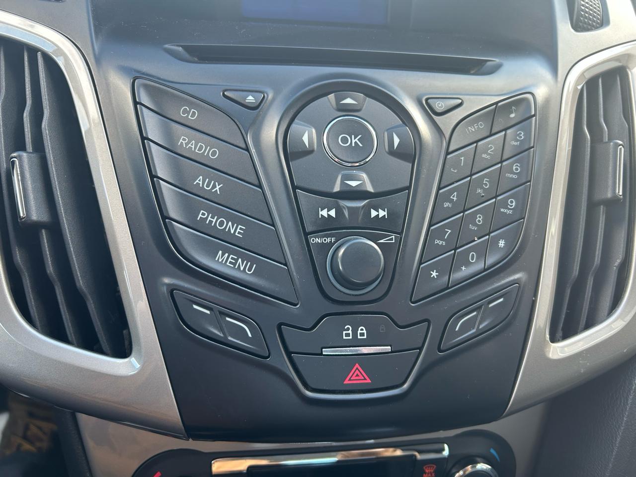 Ford Focus SEL Sedan 2012