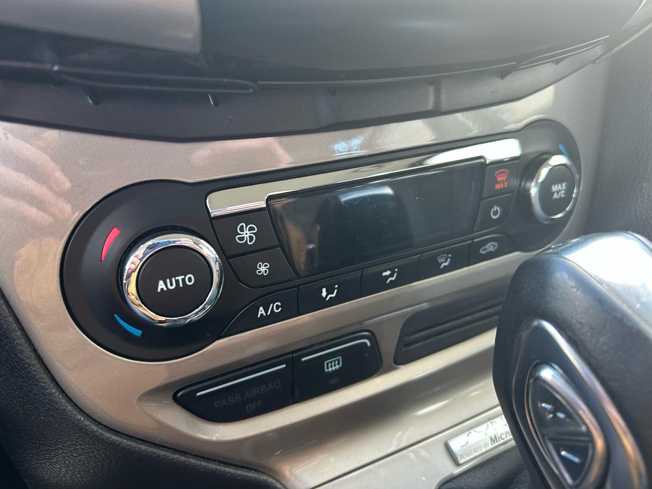 Ford Focus SEL Sedan 2012