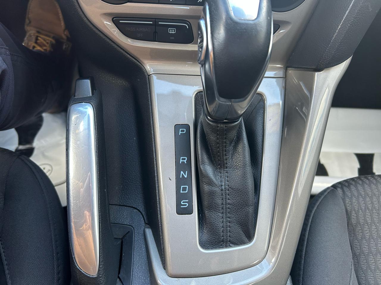 Ford Focus SEL Sedan 2012