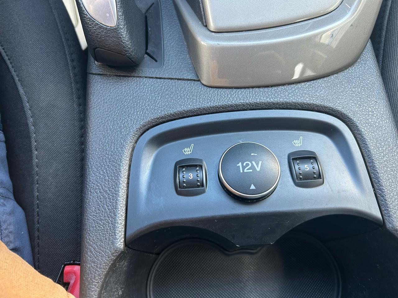 Ford Focus SEL Sedan 2012