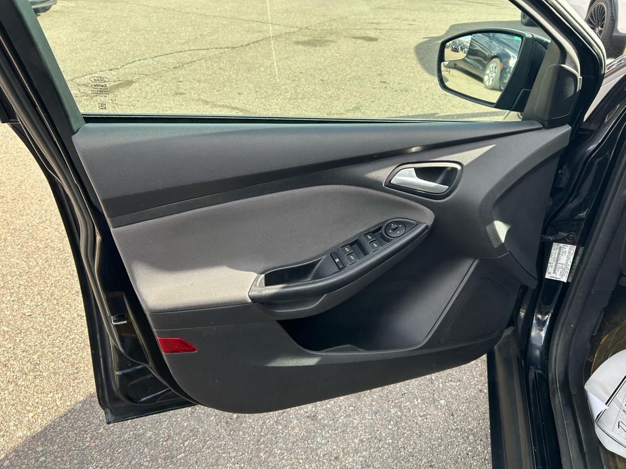 Ford Focus SE Sedan 2014