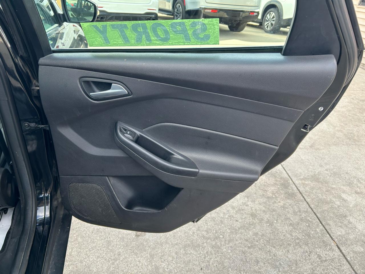 Ford Focus SE Sedan 2014