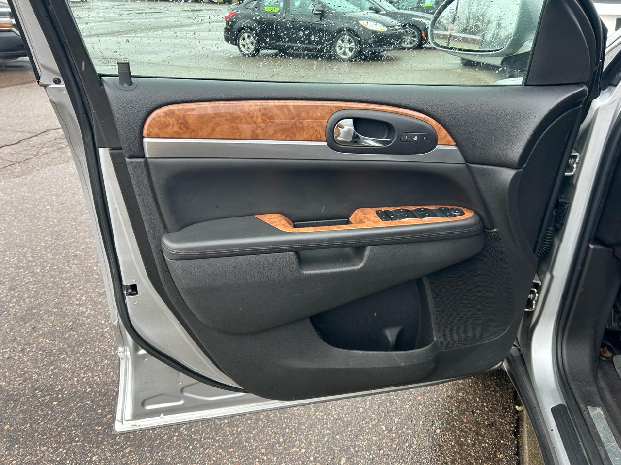 Buick Enclave Leather AWD 2012