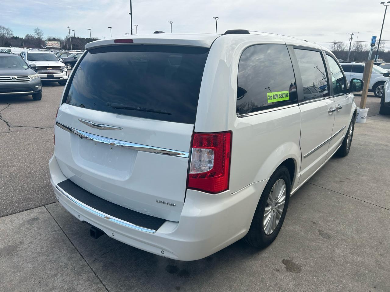 Chrysler Town & Country Limited 2012